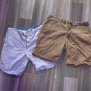POLO Ralph Lauren Relaxed Fit Men's Shorts. Bundle. Cream and Khaki. Size 38.